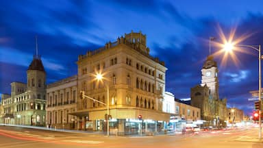 Ballarat which includes heritage architecture and night scenes