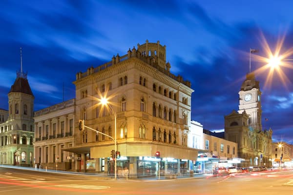 Ballarat mostrando escenas nocturnas y patrimonio de arquitectura