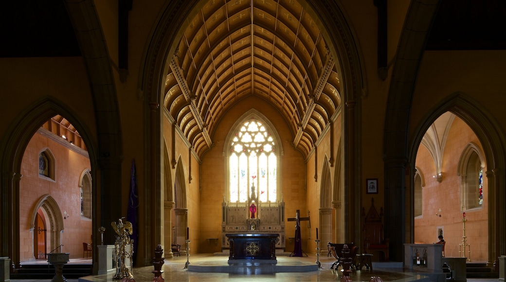 Ballarat som visar historisk arkitektur, interiörer och en kyrka eller katedral