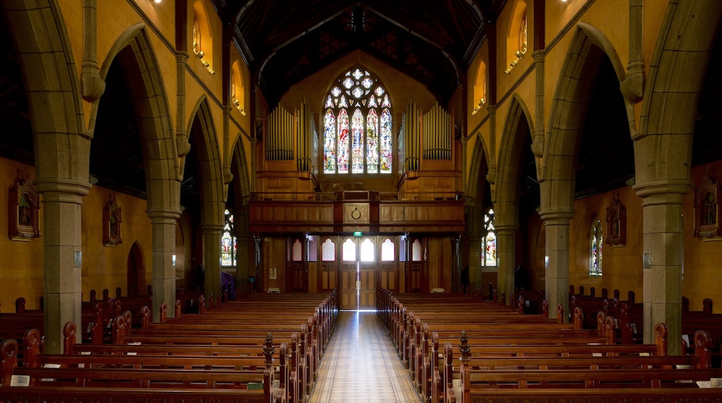 Ballarat som inkluderar interiörer, en kyrka eller katedral och historisk arkitektur