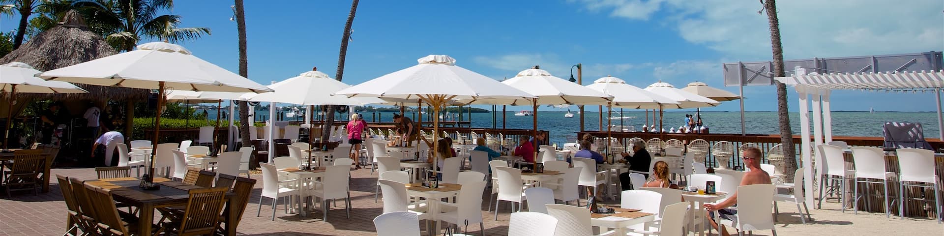 Key Largo showing outdoor eating and cafe lifestyle