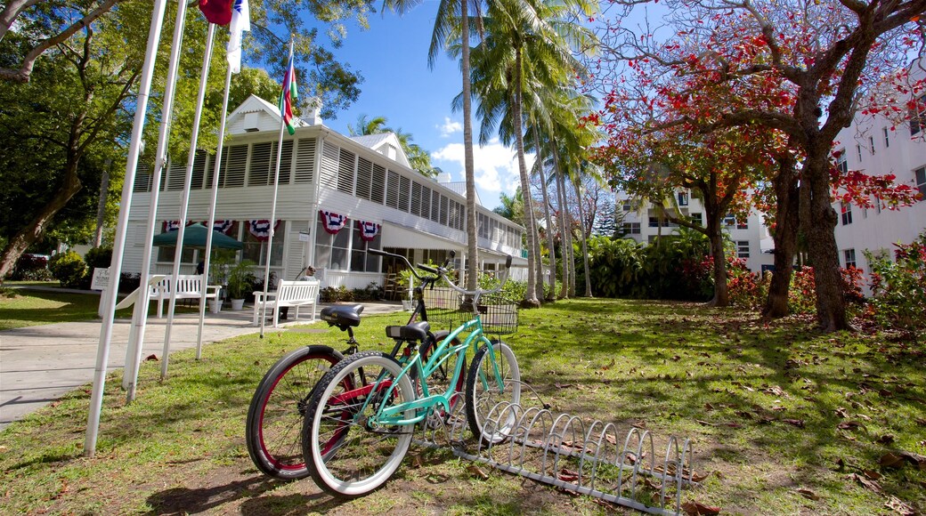 Harry S. Truman Little White House showing a house and cycling