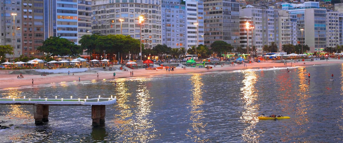 Forte de Copacabana caracterizando uma cidade e paisagens litorâneas