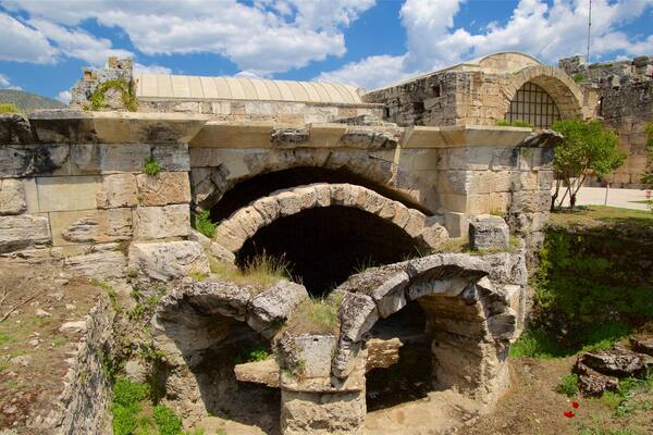 Hierapolis showing a ruin