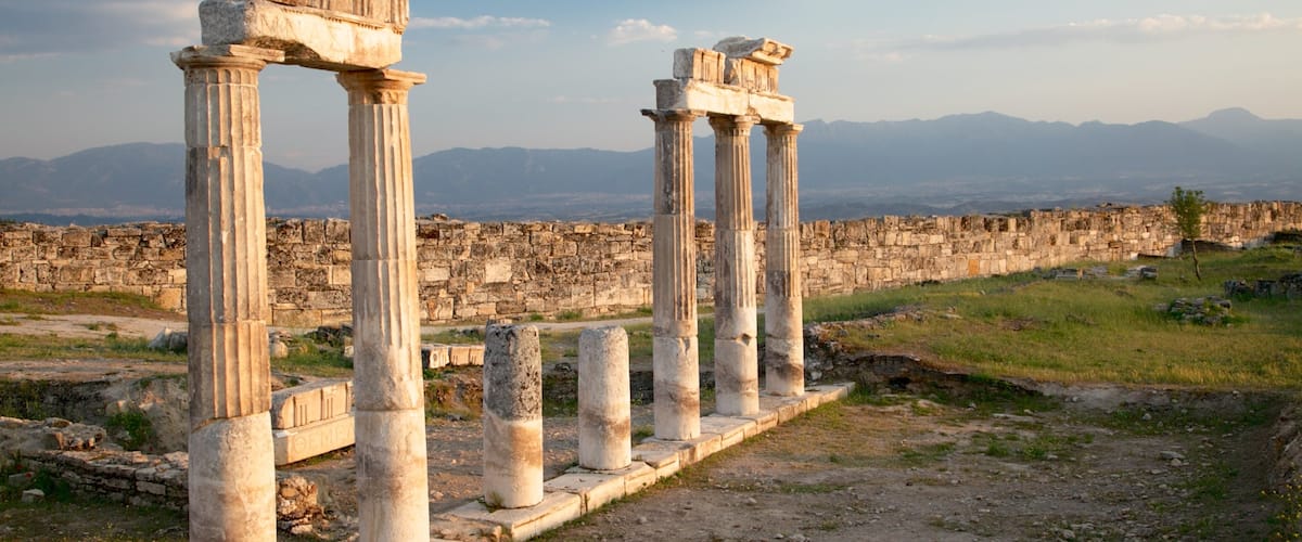 Hierapolis ซึ่งรวมถึง ซากปรักหักพัง