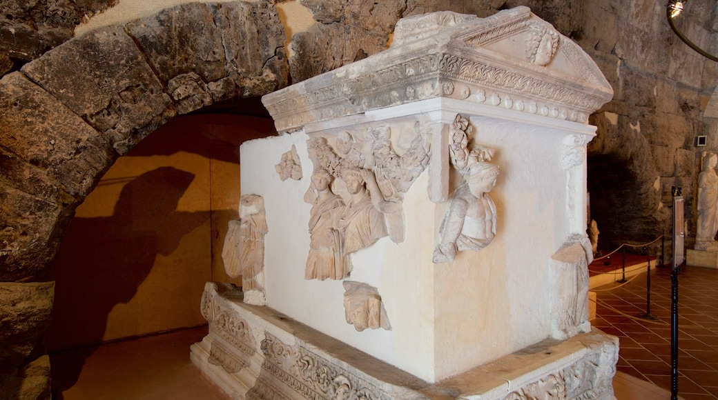 Hierapolis Archaeology Museum featuring heritage elements