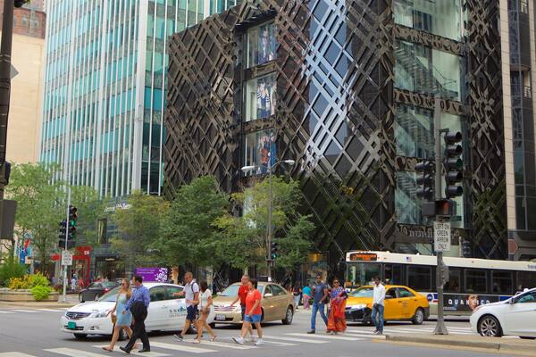 Shops at North Bridge showing central business district, a city and street scenes