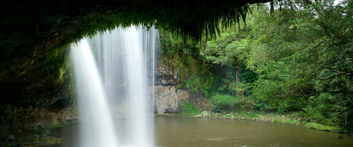 Byron Bay which includes a waterfall