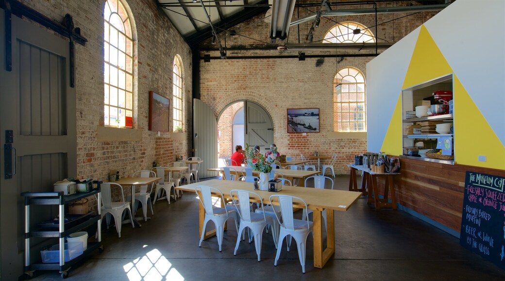 Newcastle showing cafe scenes and interior views