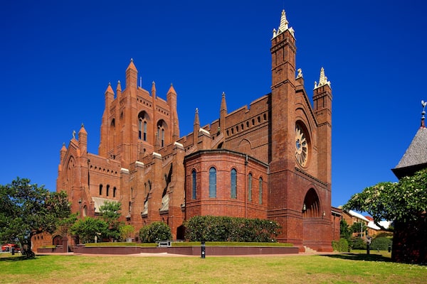 Newcastle qui includes église ou cathédrale