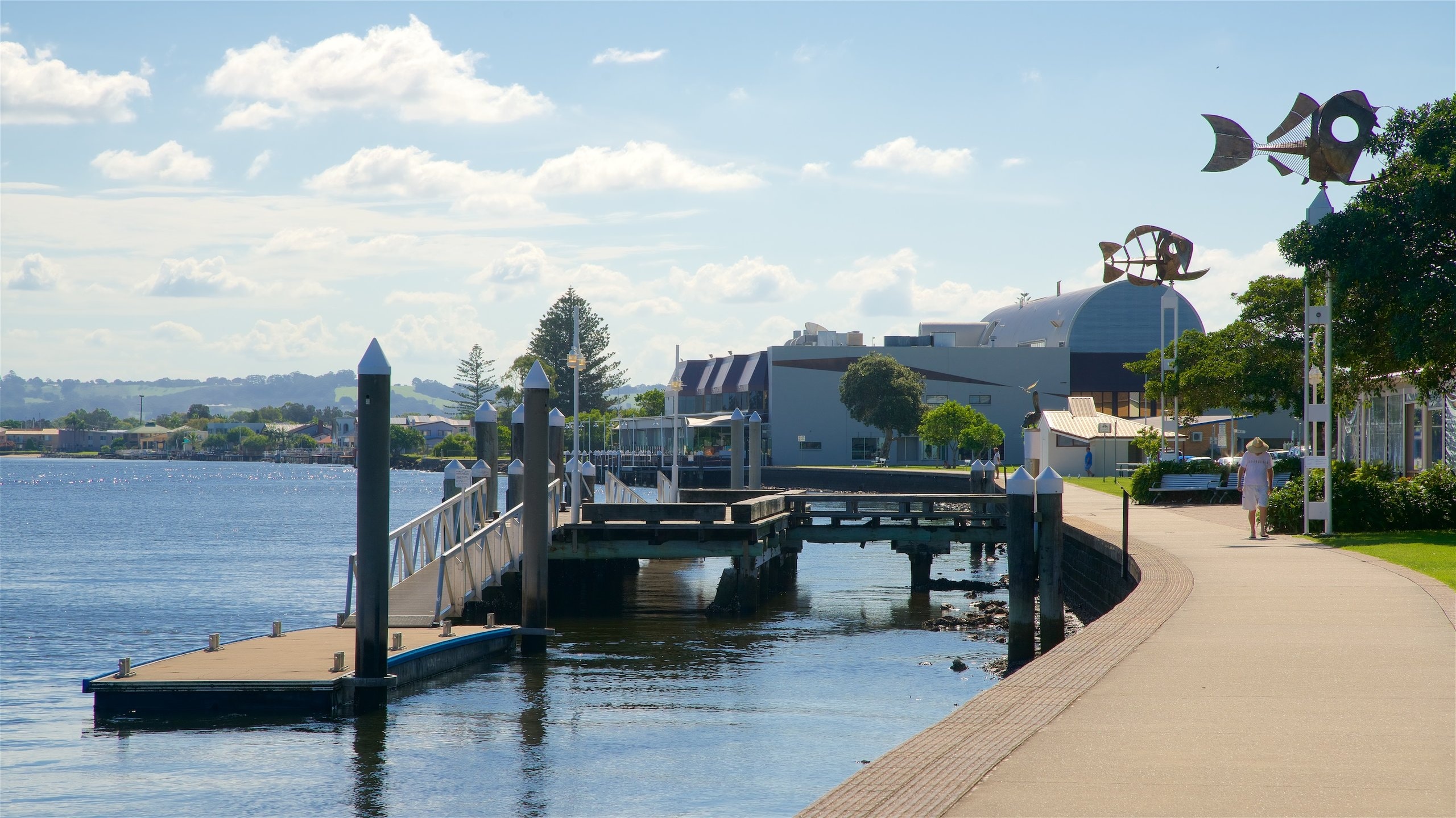 Ballina featuring a bay or harbor