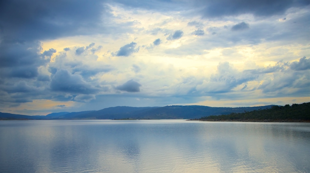 Jindabyne fasiliteter samt innsjø