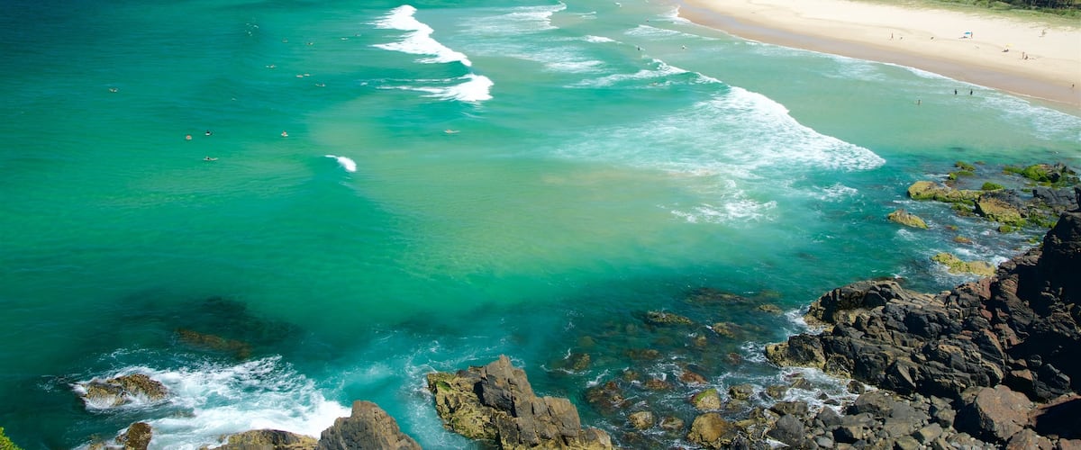 Cabarita Beach showing a beach