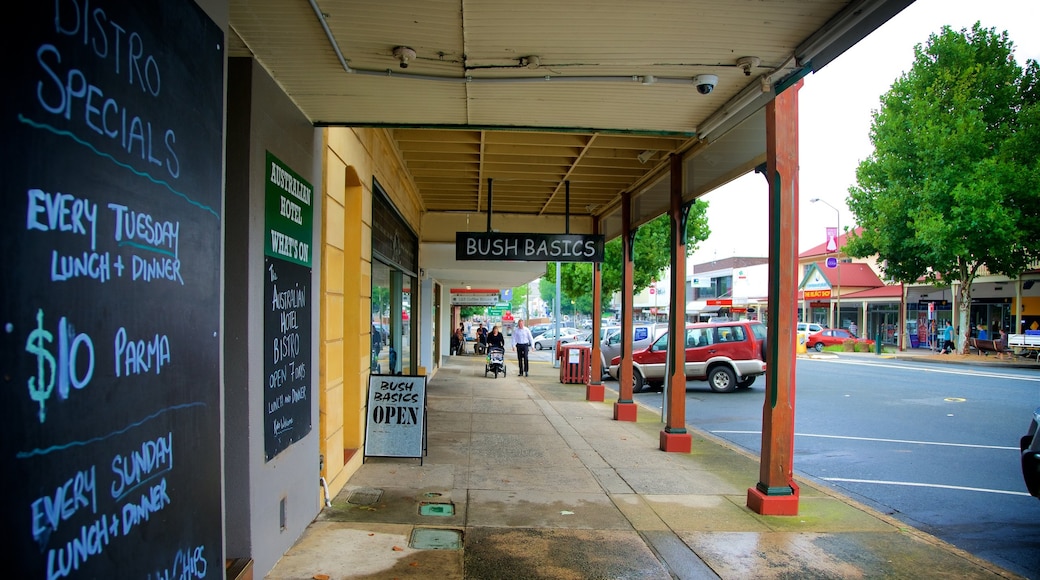 Cooma featuring street scenes