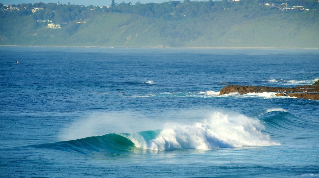 Newcastle ofreciendo una playa de arena