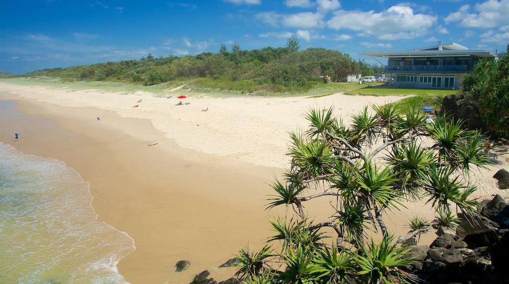 Ballina which includes a beach