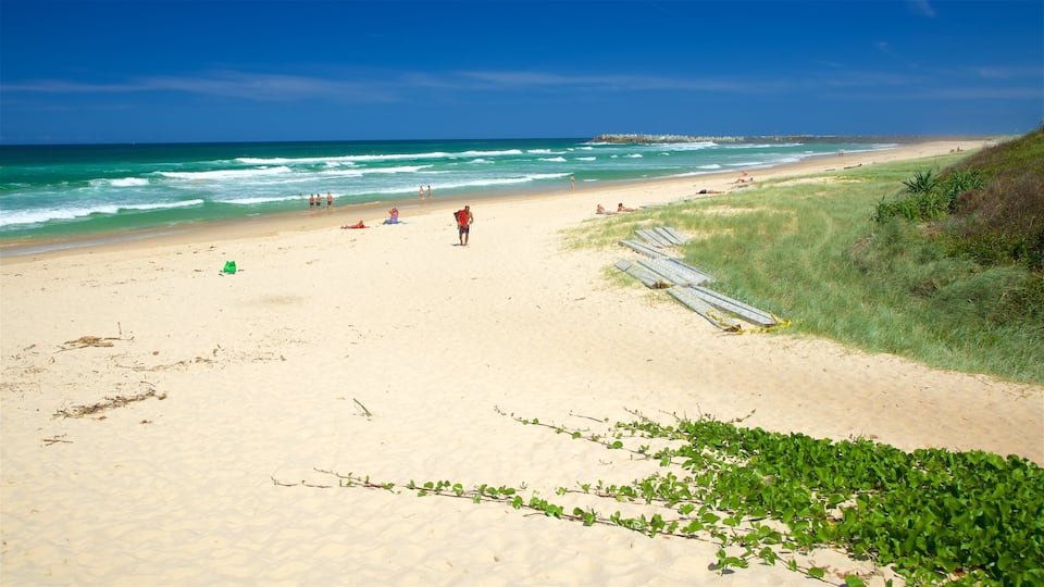 Ballina showing a beach