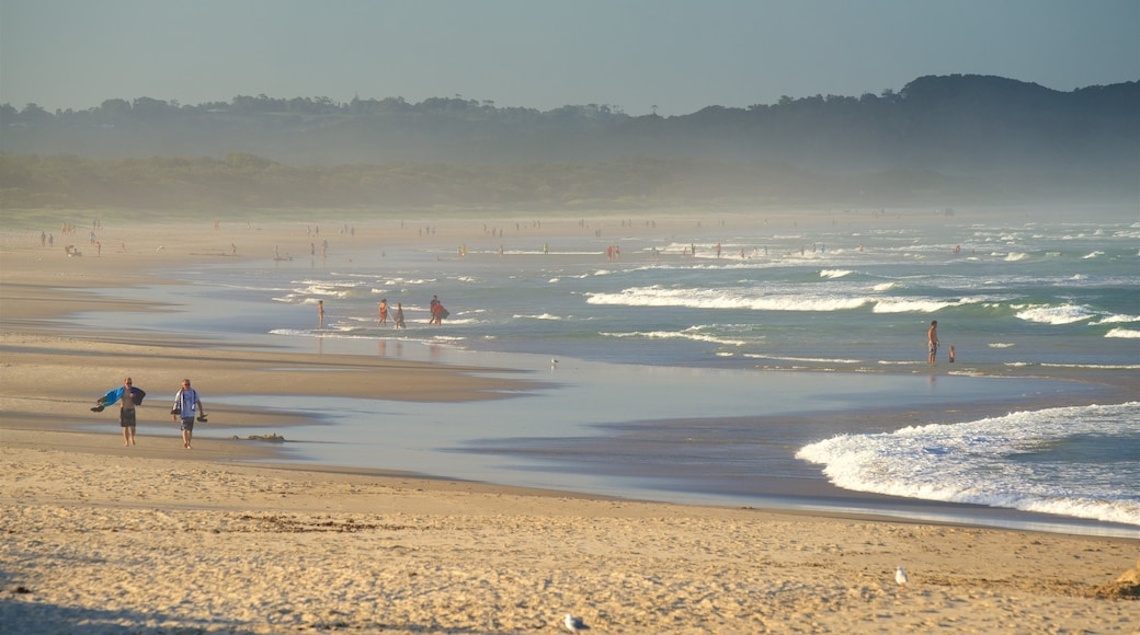 Lennox Head showing a sandy beach