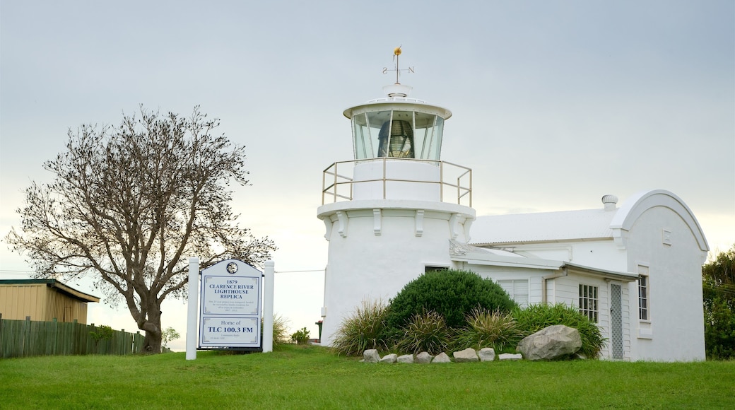 Yamba showing a lighthouse