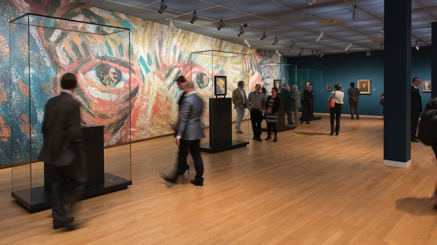 Museo Van Gogh ofreciendo vista interna