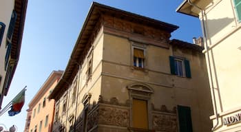 Castiglione del Lago caracterizando uma cidade pequena ou vila