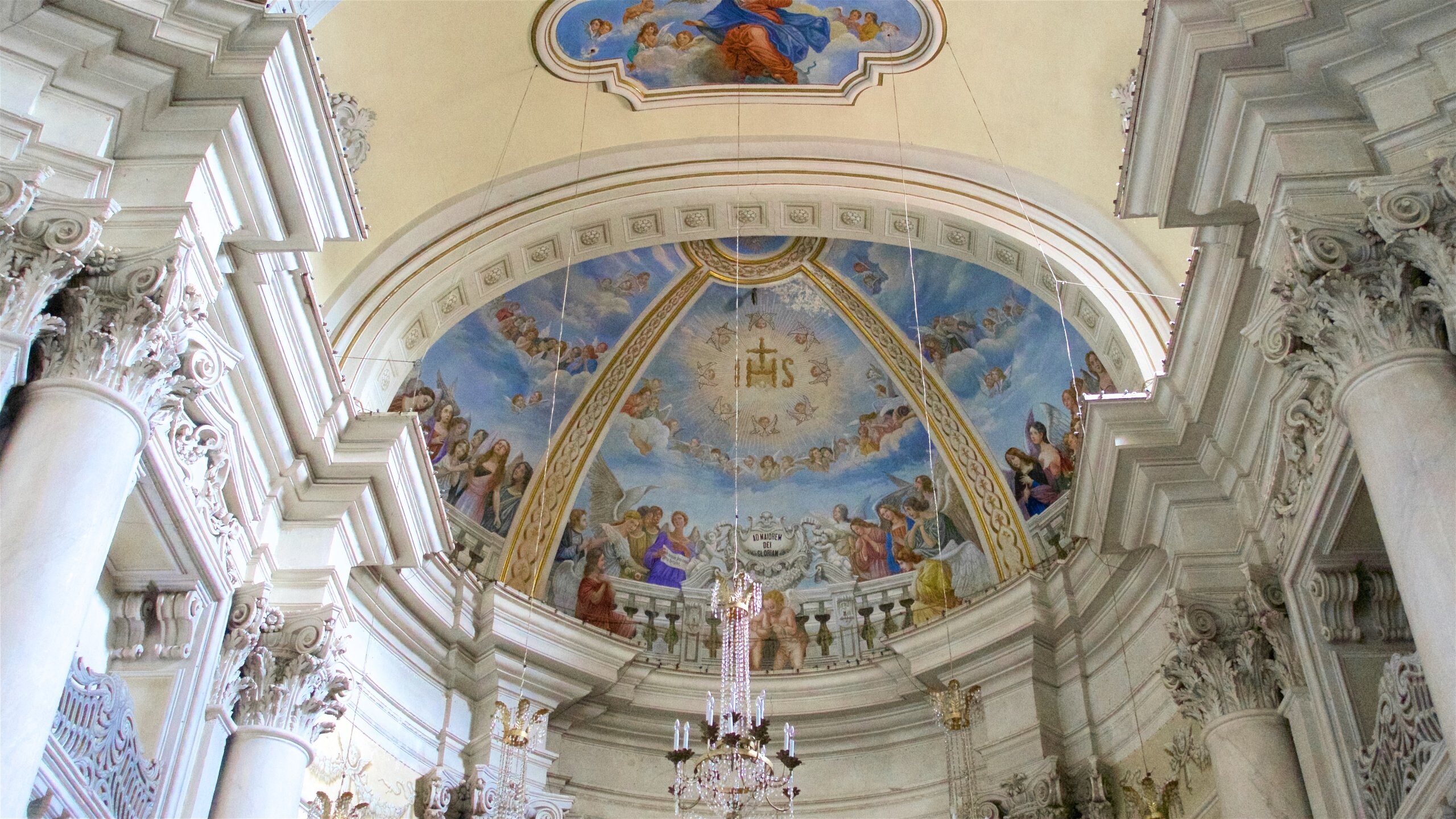 Montepulciano featuring heritage architecture, interior views and a church or cathedral