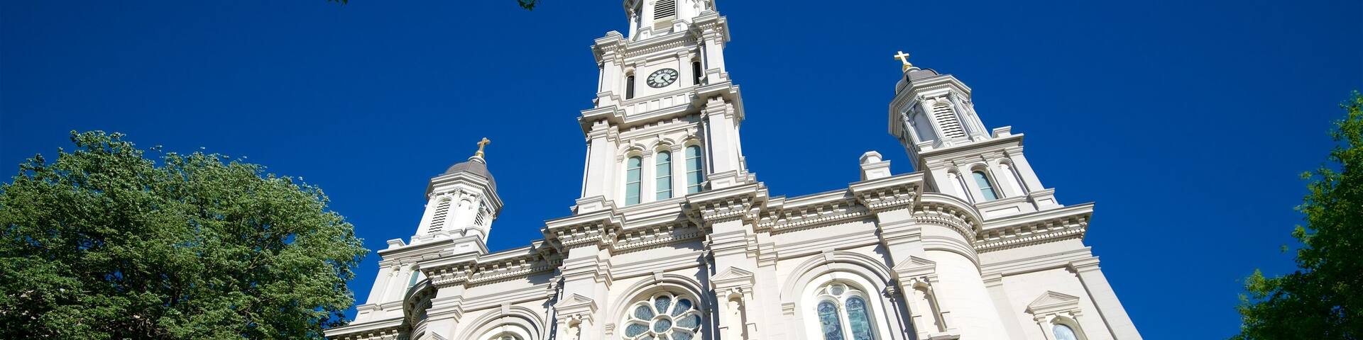 Área metropolitana de Sacramento ofreciendo una iglesia o catedral