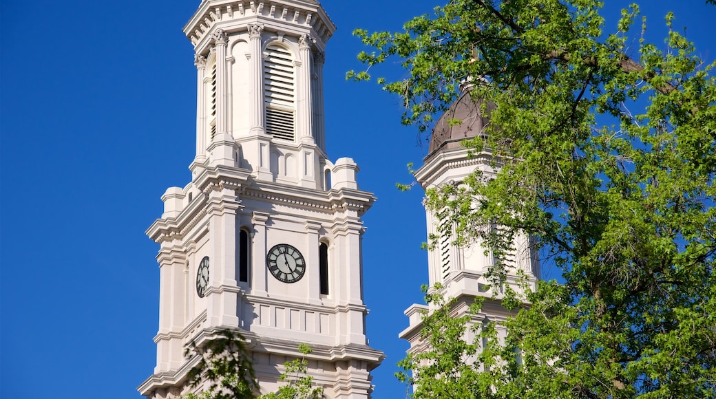 Sacramento featuring a church or cathedral