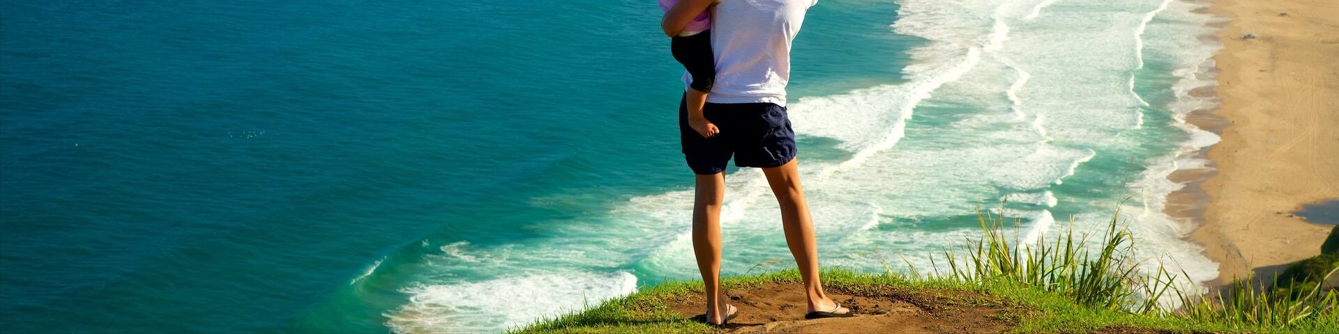 Wollongong which includes views and a beach as well as a family