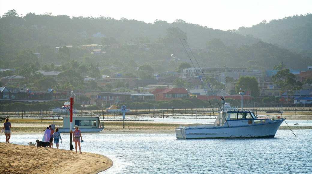 Merrimbula qui includes navigation, vues littorales et plage