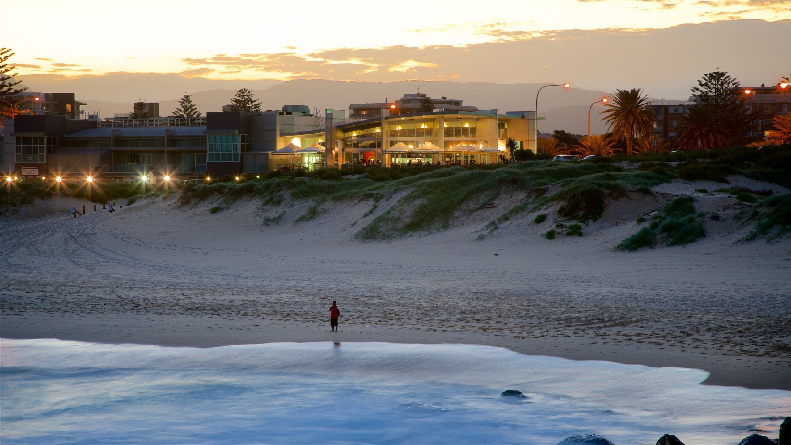 Wollongong City Beach holiday houses Stayz