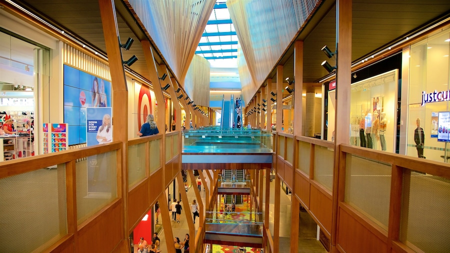 Crown Street Mall showing shopping