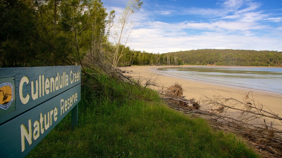Batemans Bay showing tranquil scenes, a sandy beach and a bay or harbour