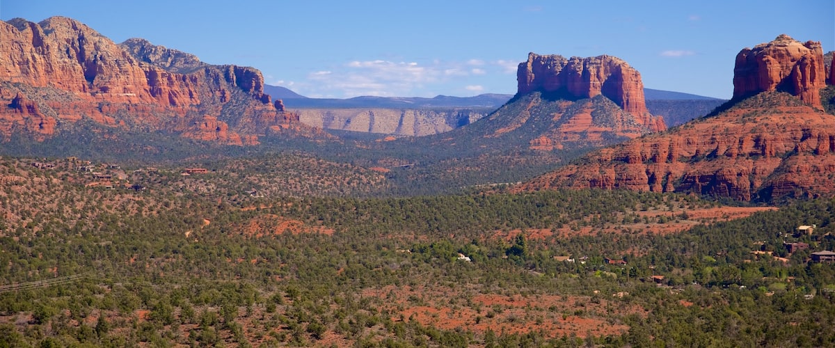 Sedona featuring autiomaanäkymät, rotko tai kanjoni ja rauhalliset maisemat
