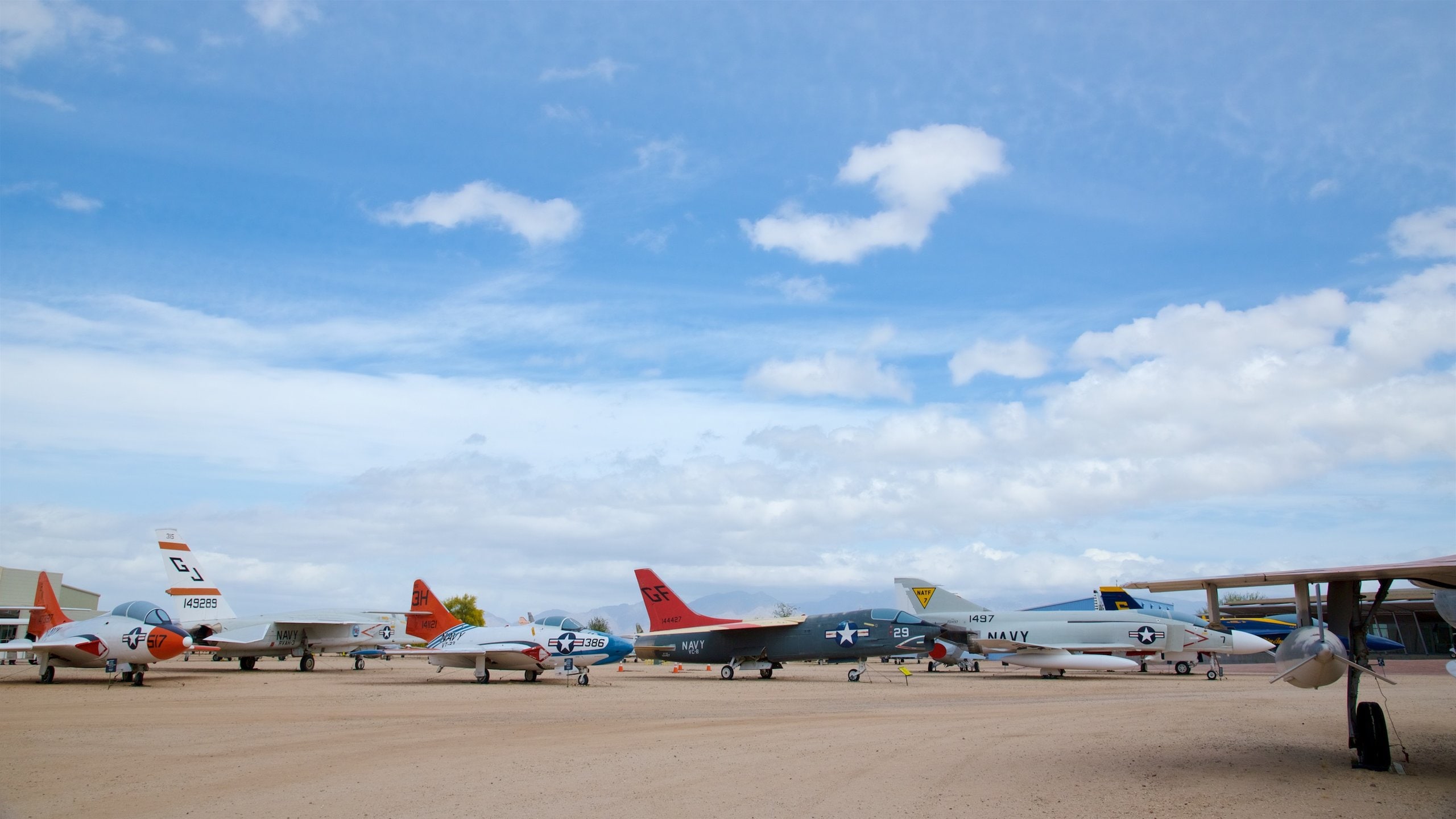 ピマ エアー アンド スペース ミュージアム (ツーソン) - ツアーと