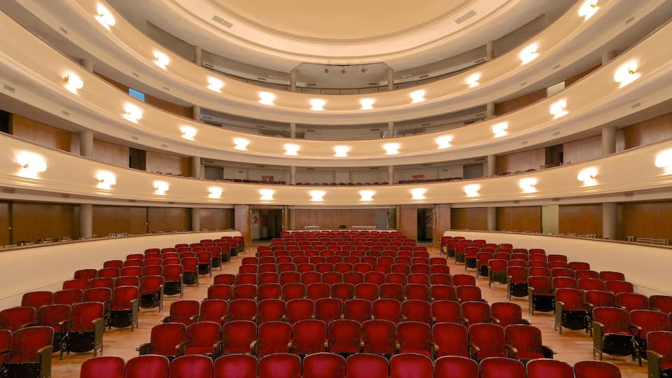 Mendoza featuring theater scenes