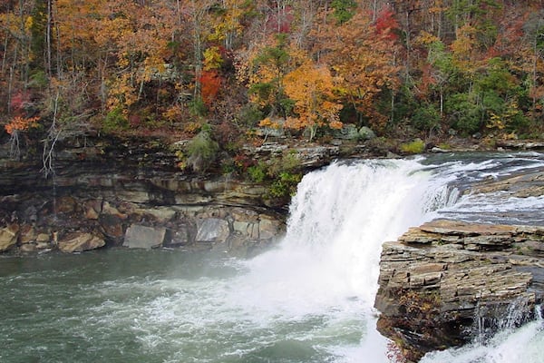Little River Canyon National Preserve welches beinhaltet Kaskade und Fluss oder Bach