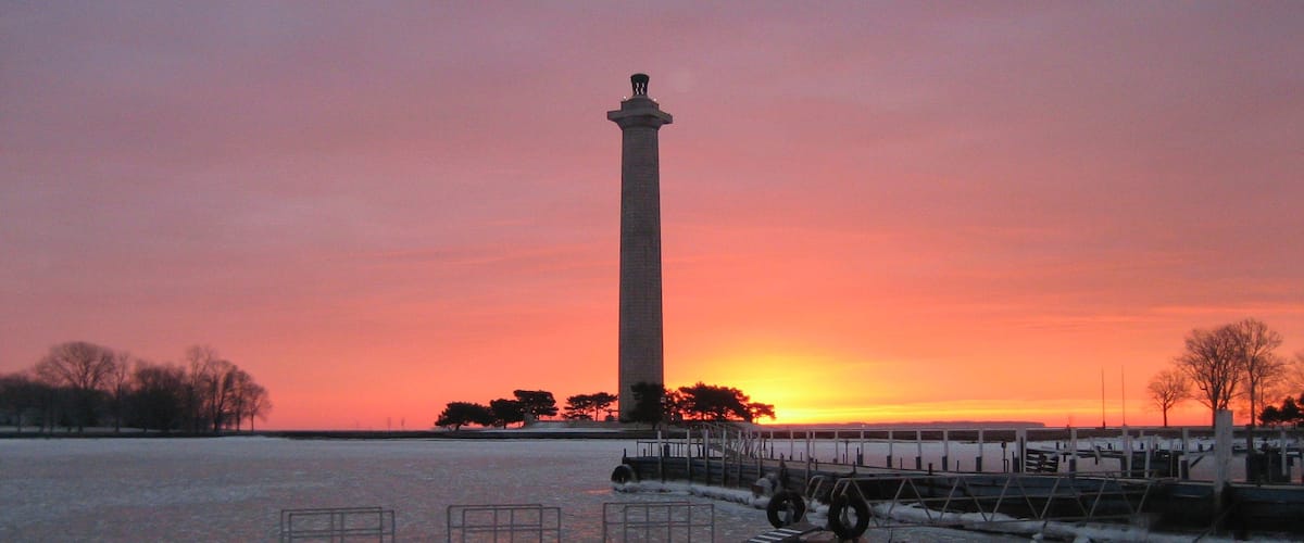 派瑞勝利及國際和平紀念館 其中包括 夕陽 和 河流或小溪