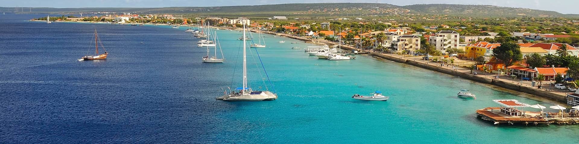 Bonaire qui includes baie ou port, scĂšnes tranquilles et vues littorales