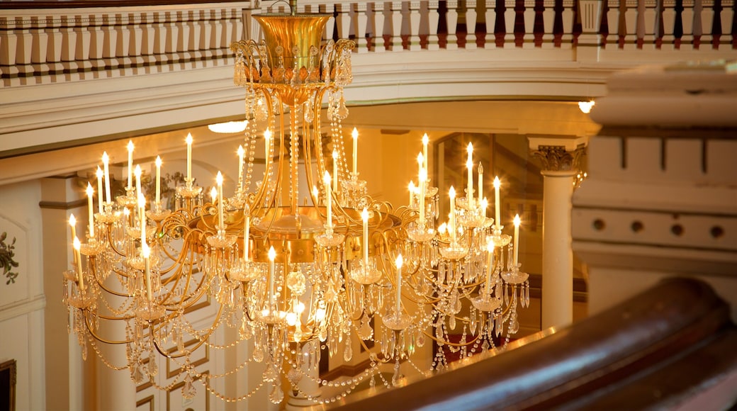 Cincinnati Music Hall que incluye elementos patrimoniales y vistas de interior