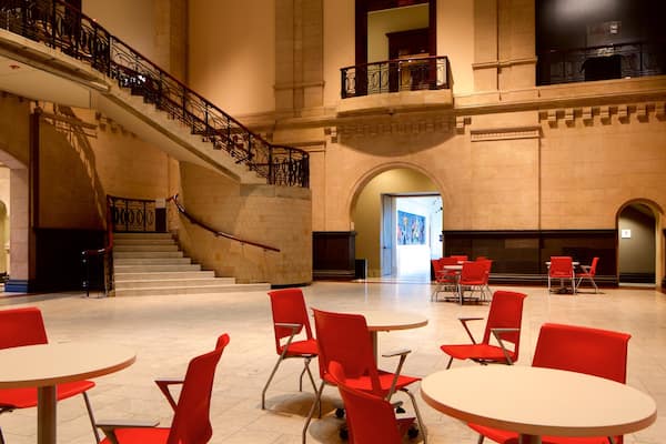Cincinnati Art Museum mettant en vedette vues intérieures