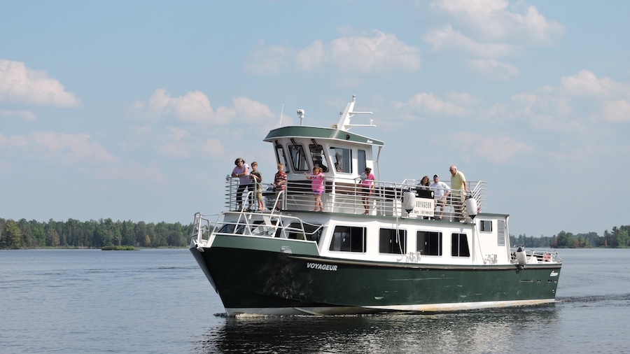 Voyageurs National Park che include giro in barca cosi come un piccolo gruppo di persone