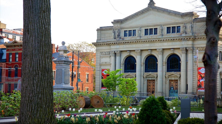 Washington Park featuring flowers, a garden and heritage elements