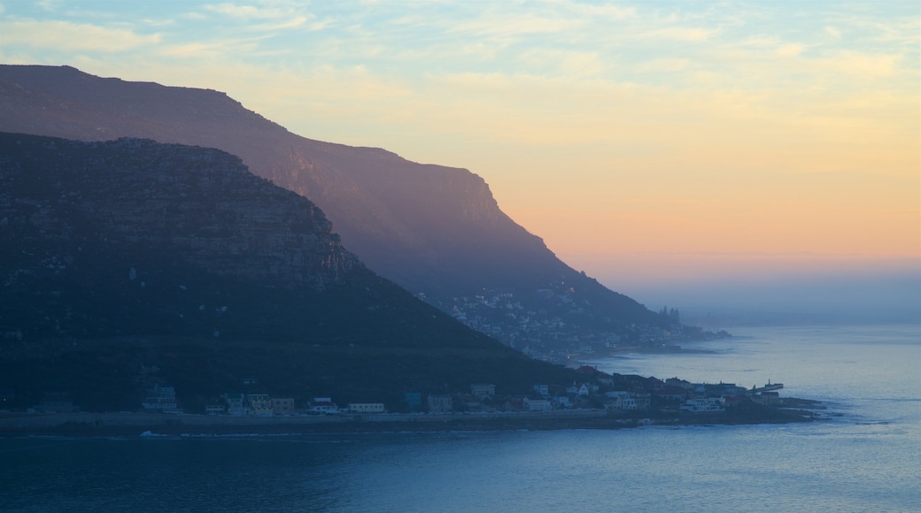 Fish Hoek che include tramonto, vista della costa e paesaggi rilassanti