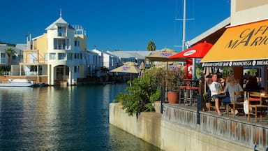 Knysna Quays mostrando fiume o ruscello