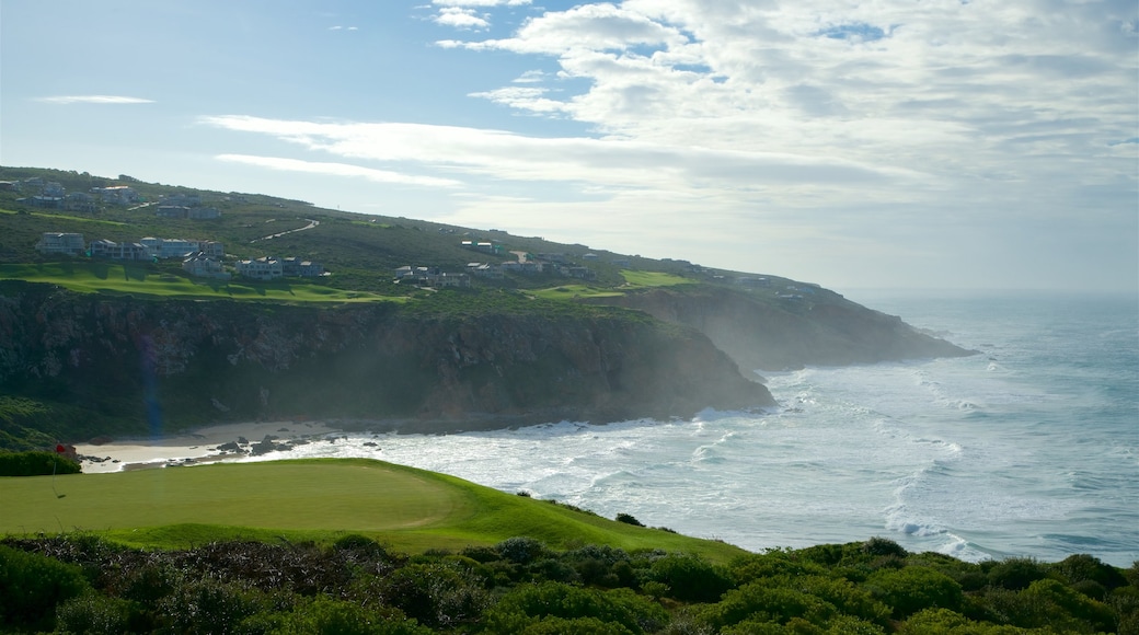 Mossel Bay johon kuuluu yleiset rantanäkymät, rauhalliset maisemat ja usvaa tai sumua