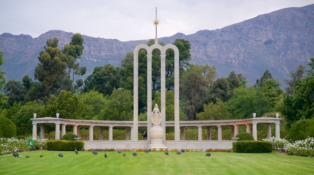 Monumento al Hugonote ofreciendo una estatua o escultura, un jardín y un monumento