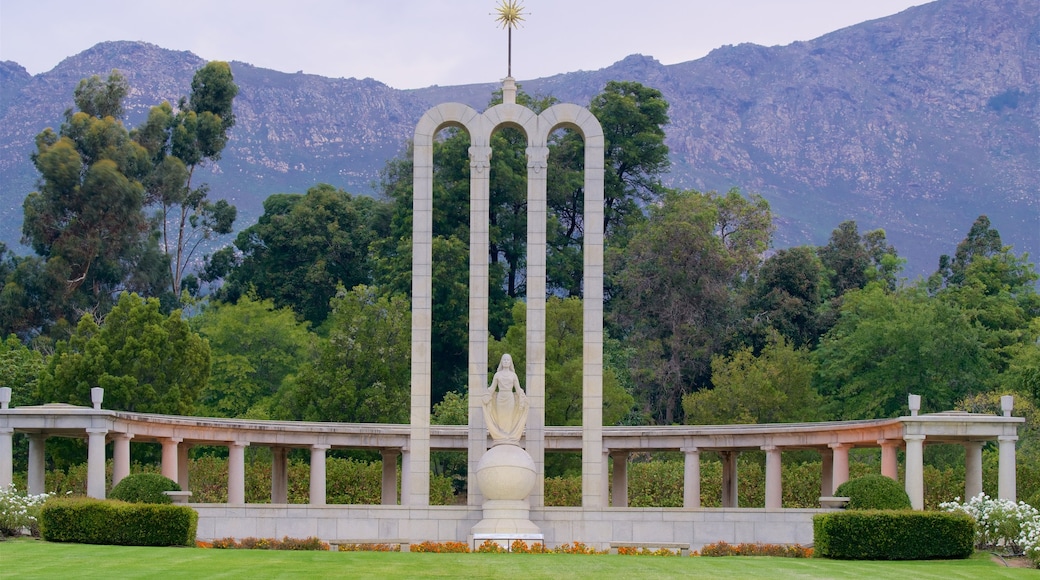 Huguenot Monument which includes a statue or sculpture, a garden and a monument