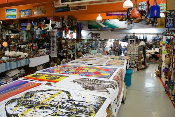 Rue Long Street mettant en vedette marchés, vues intérieures et shopping