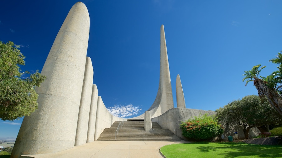 Paarl og byder på et monument